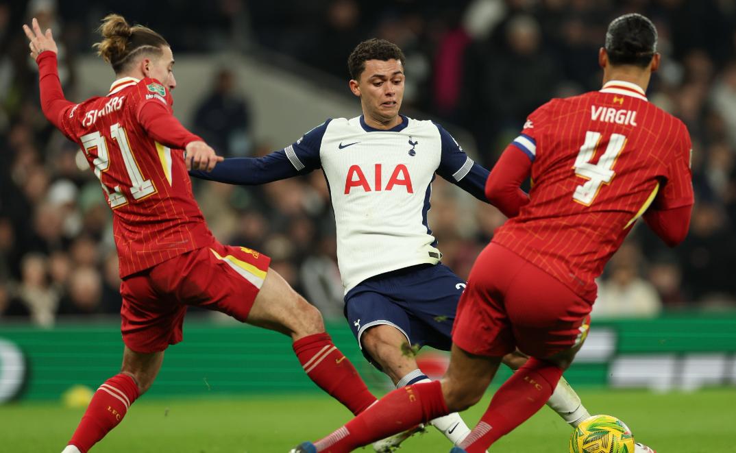 芒果体育平台-包含从多特蒙德强势反弹备战西甲到曼城队长鼓劲备战意甲，萨拉赫在美国队比赛中晋级的词条