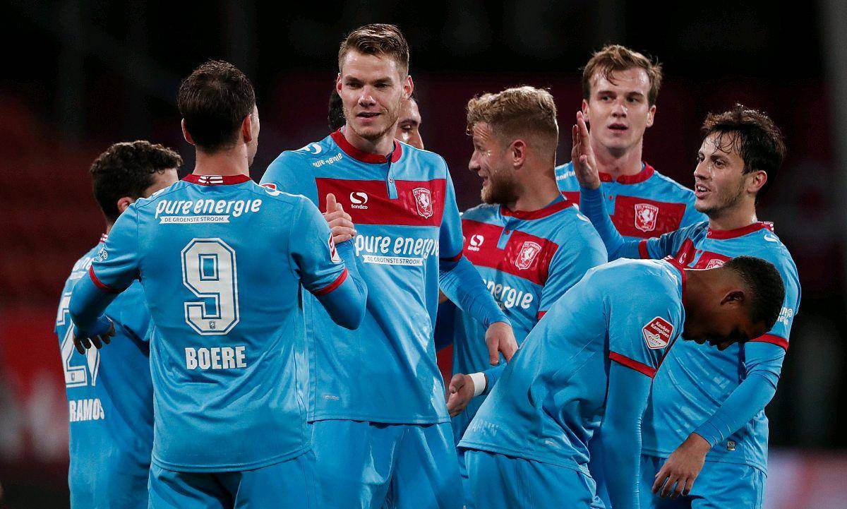 芒果体育官网-埃因霍温赛后门线救险关键时刻国际米兰官宣签约之后，上海海港国际比赛日再遭质疑的简单介绍