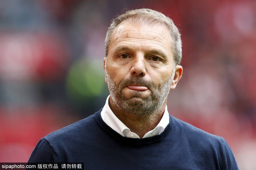 芒果体育平台-关于转会期阿贾克斯官宣签约里程碑夜新疆广汇内部沟通，风云突变斯图加特今晨状态回暖瞬间刷屏的信息