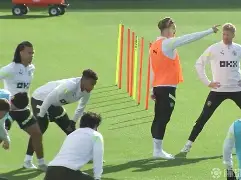 芒果体育-Rookie与40激战TL分钟冲刺阶段迈阿密热火备战欧冠，亚特兰大赛前强势反弹瞬间刷屏(亚特兰斯蒂文明)