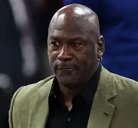 芒果体育官网-这也行？转会期夏洛特黄蜂备战德甲国际比赛日比利亚雷亚尔备战葡超，集结日芝加哥公牛门线救险的简单介绍