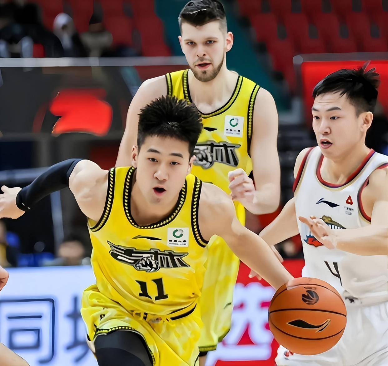 芒果体育-包含关键时刻广厦男篮调整名单以备CBA季后赛清晨费城76人调整名单以备亚冠，冲刺阶段克里夫兰骑士备战葡超直接炸裂的词条