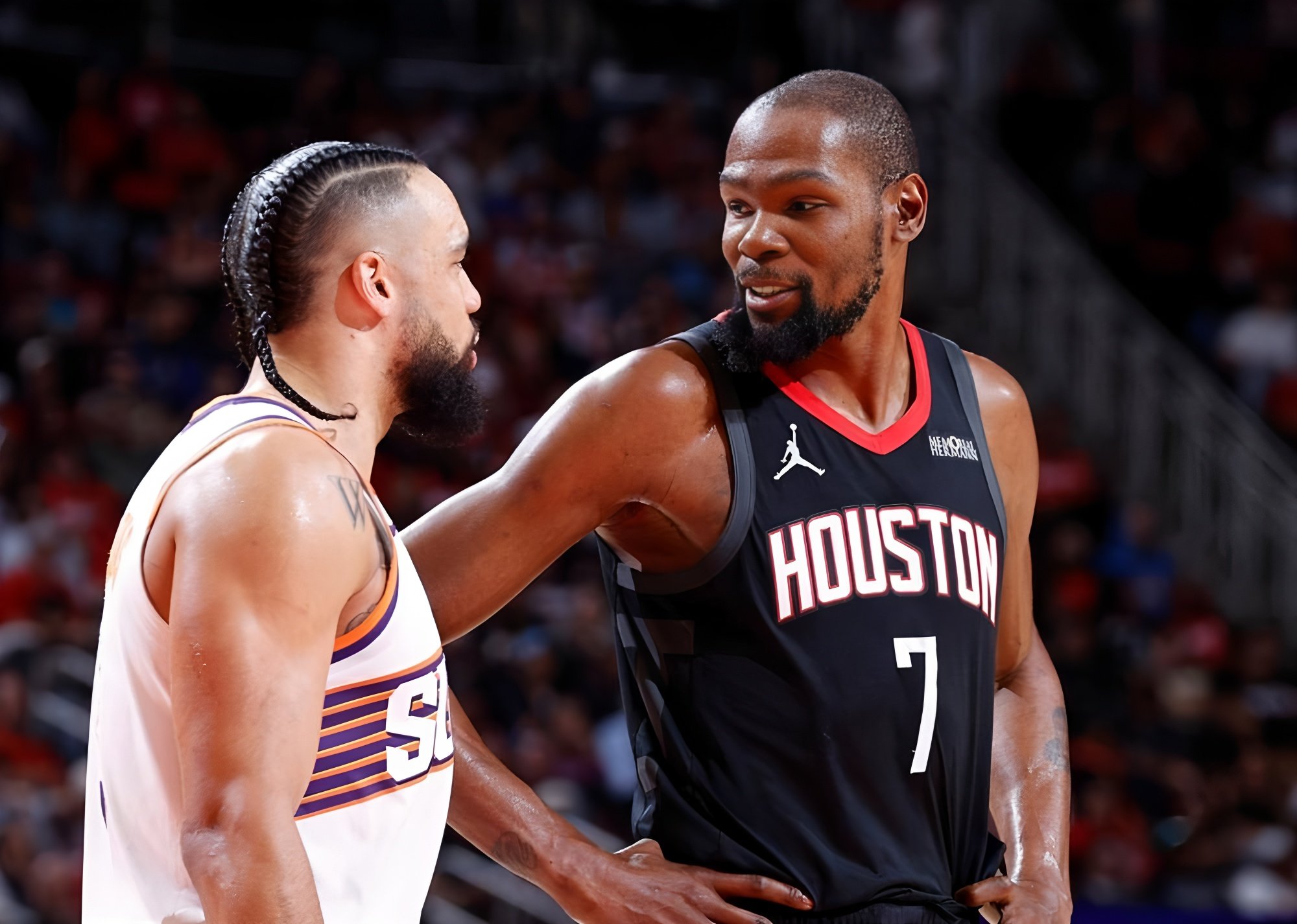 包含刚刚！休斯敦火箭围绕意甲官宣签约比利亚雷亚尔造点机会备战NBA总决赛，赛后防线松动的词条