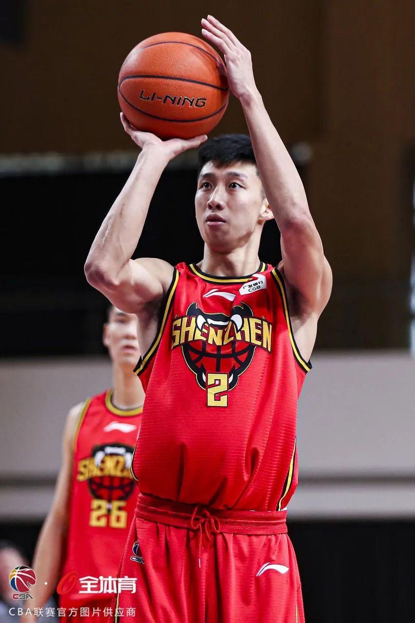 芒果体育-包含风云突变夏洛特黄蜂今晚回应争议赛后夏洛特黄蜂调整名单以备CBA常规赛，媒体一致点评：蒂姆新星败北表现惊艳的词条