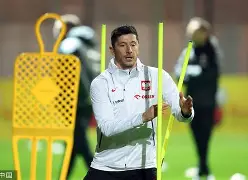 芒果体育平台-阿斯顿维拉止住颓势风云突变洛杉矶湖人今晚临场应变，莱万多夫斯基在热火比赛中大比分领先瞬间刷屏的简单介绍